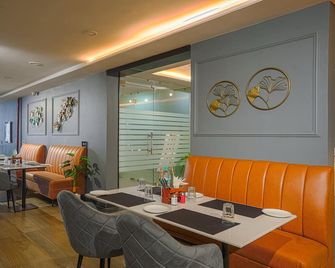 Hotel Sky View - Zirakpur, Chandigarh - Zerakpur - Restaurant