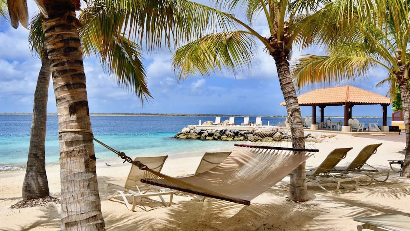 Harbour Village Beach Club