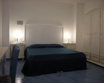 Residence Timeo - Ustica - Slaapkamer