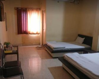 Hotel Gurukripa Inn - Pithampur - Habitación