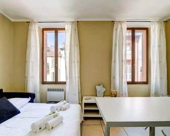 Immogroom - Historic Area Le Suquet - 6min From The Beaches - Cannes - Habitación
