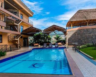Kigaliview Hotel and Apartments - Kigali - Pool