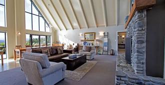 Rimu Lodge - Hokitika - Living room