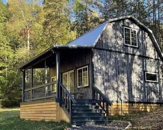Hidden Cove Cabin at The Pines: Hand Crafted Charm in Peaceful Wooded Cove - Chattanooga - Building