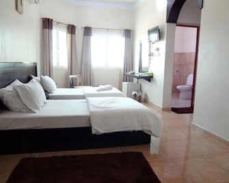 Al Multaqa Hotel - Sohar - Bedroom