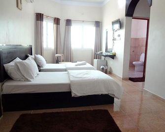 Al Multaqa Hotel - Sohar - Schlafzimmer