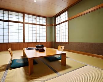 Kaniyu - Nikko - Eetruimte