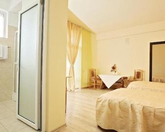 Hotel Class - Oradea - Camera da letto