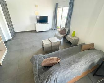 High Speed Holiday Apartment - Larnaca - Bedroom