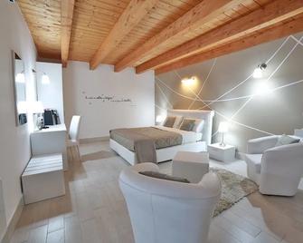 Villa Giulia Del Cavaliere - Castrovillari - Спальня