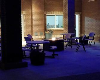 Zion's Most Wanted Hotel - Hildale - Patio