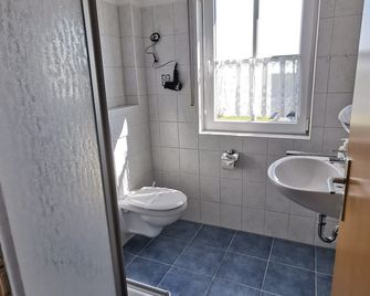 Ferienhaus Baltrumkieker Links - Nessmersiel - Bad