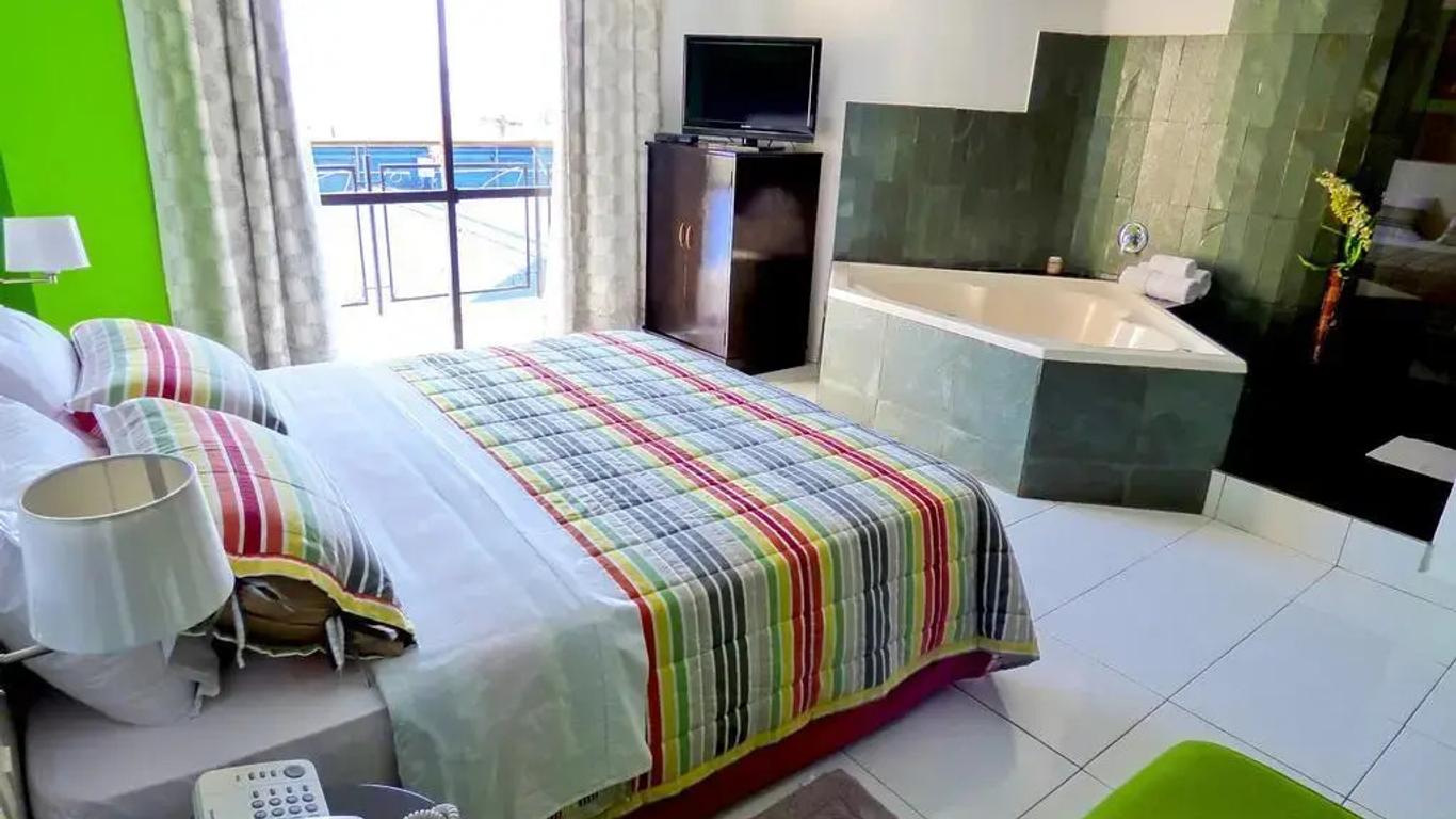 De La Costa Hotel