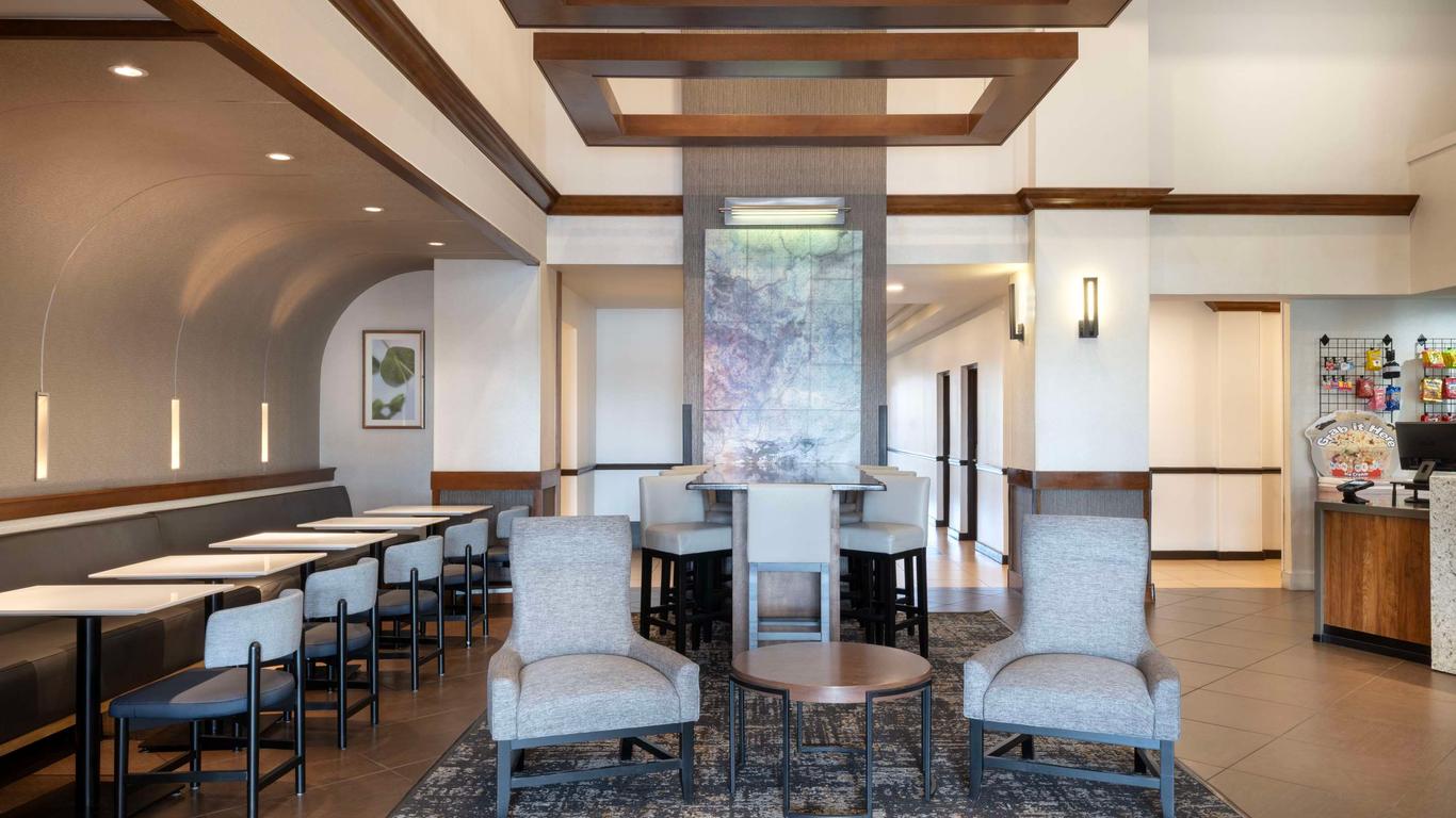 Hyatt Place Lakeland Center