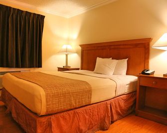 Travelodge by Wyndham Pasadena Central - Pasadena