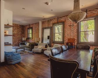 Slo Brew Lofts - Voyager With Rooftop Deck3 Bedroom - San Luis Obispo - Dining room