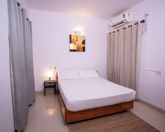 Helloworld Oslo Skyline 3bhk Seaview - Navi Mumbai - Bedroom