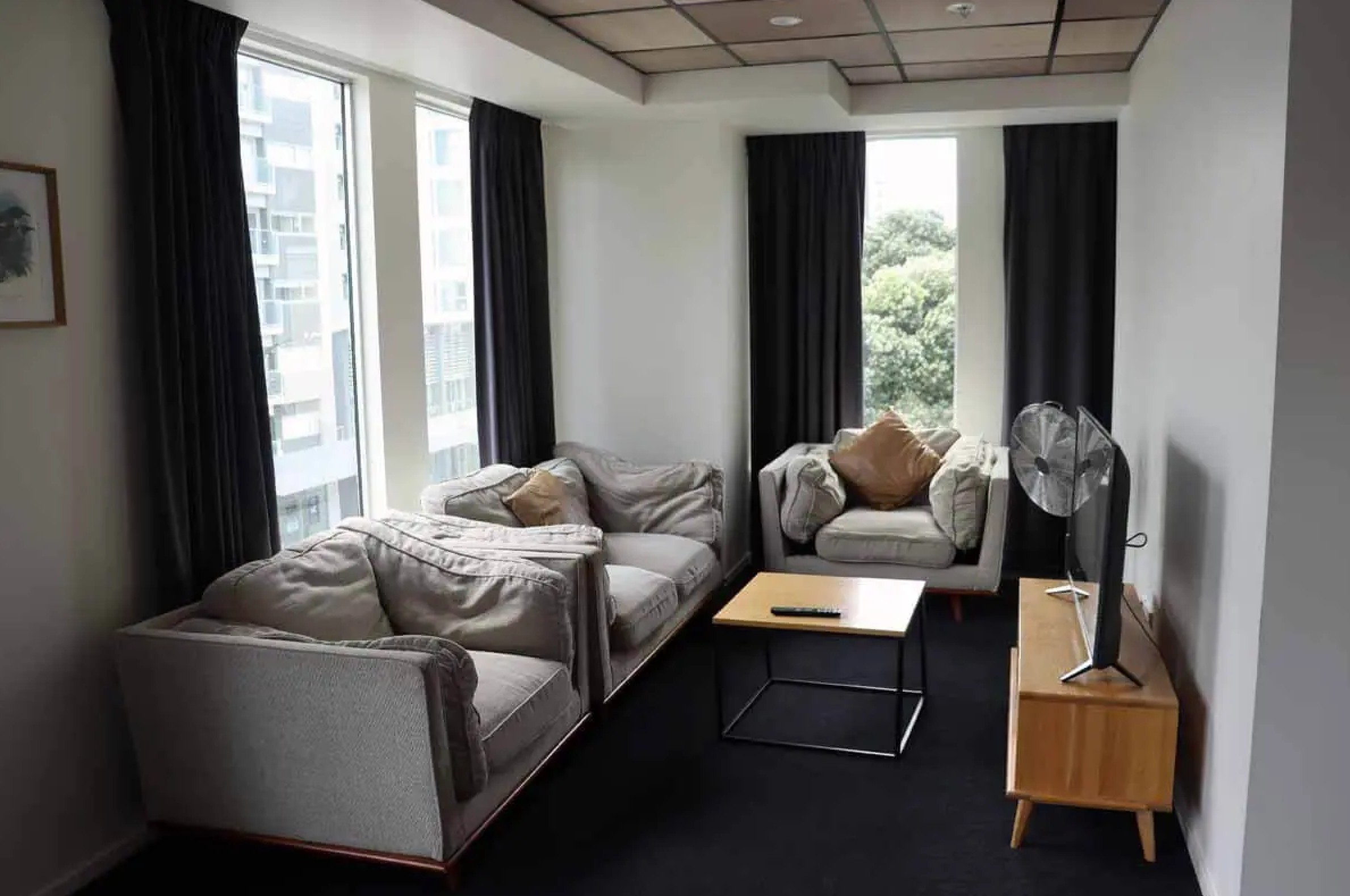 Liberty Apartment Hotel - Wellington - Living room