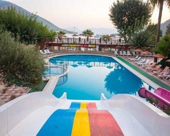 Hotel Golmar Beach - Icmeler - Bazén