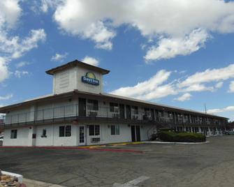 Days Inn by Wyndham Victorville - Victorville - Edificio