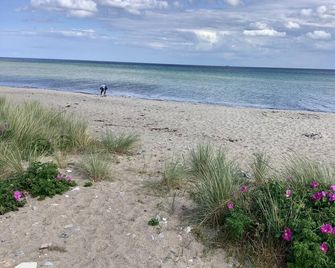 Cozy vacation apartment on the Baltic Sea with beach chair - Waabs - Beach