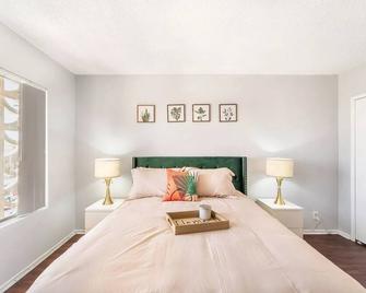 Stylist 1bedroom Apartment Super Cozy - Burbank - Bedroom