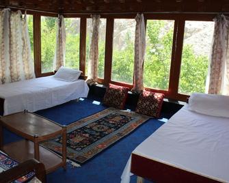 Payupa Guest House - Kargil - Bedroom