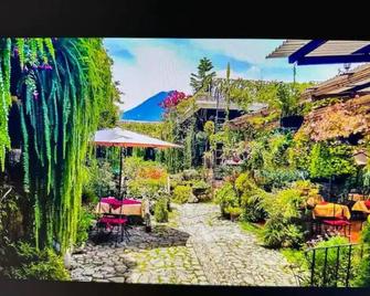 1 Bedroom apt #4 - Mixco