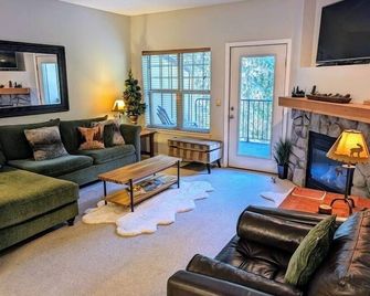 Chalet 75 at the Official Collins Lake Resort - Government Camp - Salon