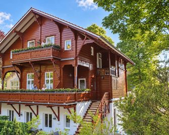 Ostseepark Captain's Haus 1.3 - direkt an der Promenade - Heringsdorf - Building