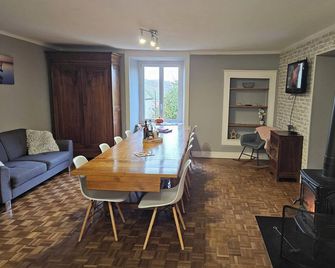 Large family home in the Jura - sleeps 8 to 9 - Mantry - Dining room