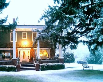 Warm Springs Inn & Winery - Wenatchee - Building