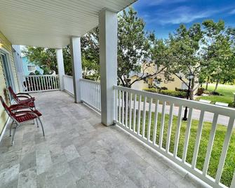 5 'J' Jus Chillin' Cozy 2-bedroom condo in Resorts World Bimini Community - Bailey Town - Balcony