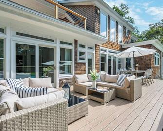 Coves Bay Beauty - Sag Harbor - Patio