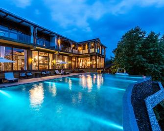 نمبر 5 فالي لودج - تشانغجياجيه - حوض السباحة