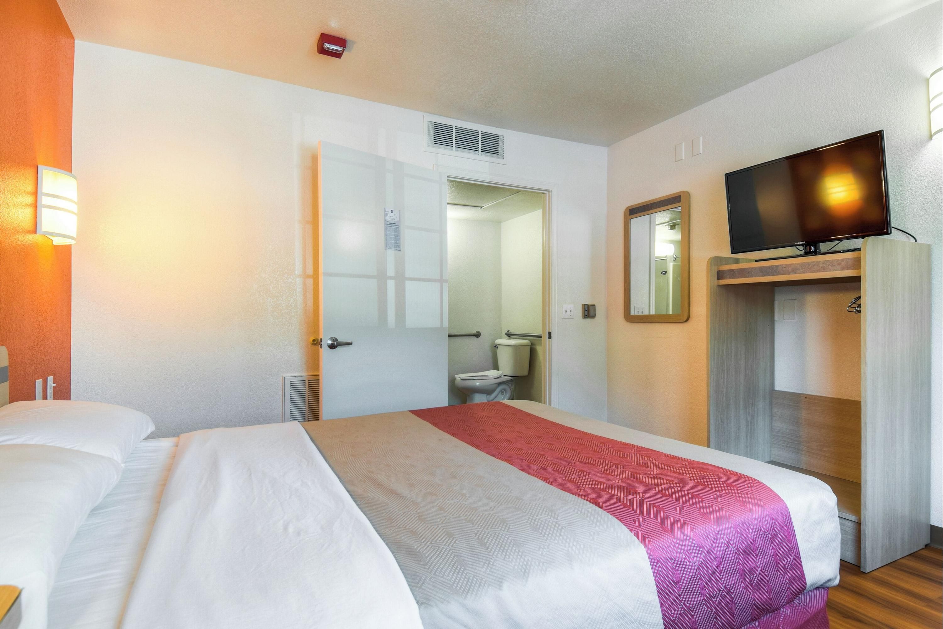 Motel 6-Pomona, Ca - Los Angeles