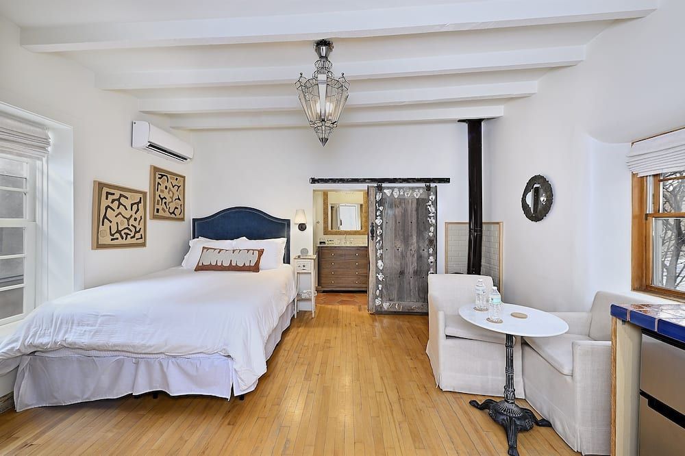 Dos Hermanas Suite 8 Downtown Studio - سانتا في - غرفة نوم