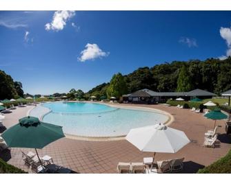 Hotel Blueberry Hill Katsuura - Katsuura - Piscina