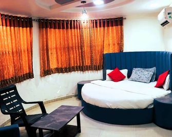 Hotel Vrundavan - Gandhinagar - Living room