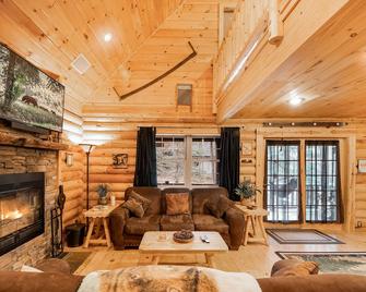 The Mountain Airy - McHenry - Sala de estar