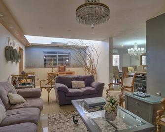Casa Maria - Yucatan Home Rentals - Mérida - Salon