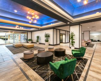 DoubleTree by Hilton Newark Penn Station - ניוארק - לובי
