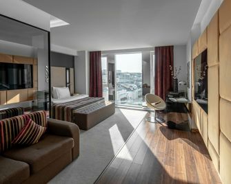 11 Mirrors Design Hotel - Kiev - Kamar Tidur