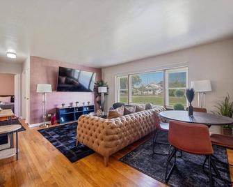 Harmony Haven - Westmont - Living room