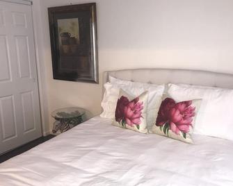 Beautiful Vacation Townhome - Tustin - Bedroom