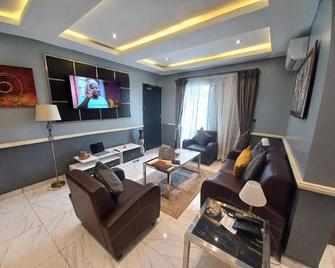 Cozy Suites - Akure - Living room