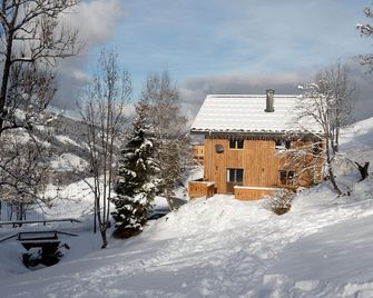 Valmorel: Large chalet 14 p. near the slopes. - Les Avanchers-Valmorel - Bâtiment