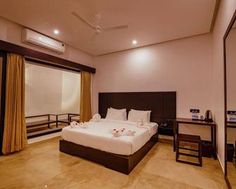 The Saravi Resort - Pondicherry - Bedroom