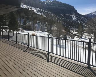 Luxurious Lodging in the Wind River Canyon - Thermopolis - Balcony