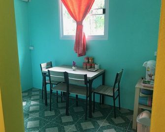 Maiyok Resort - Ko Si Chang - Comedor